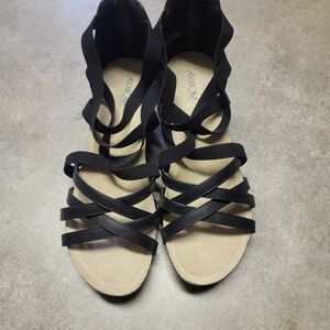 Aravon Black Strappy Sandals